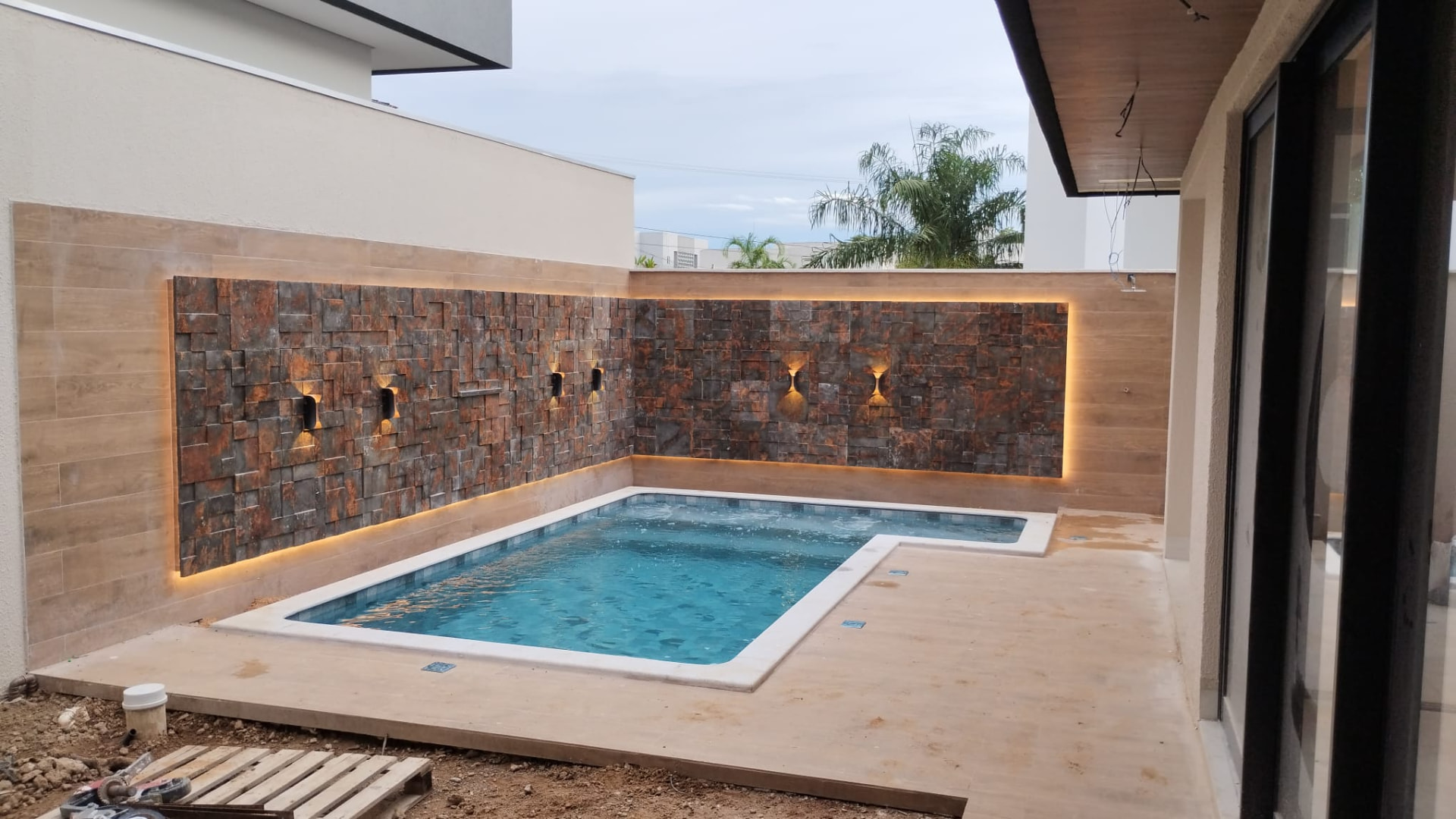 Piscina + parede em pedra — Évora